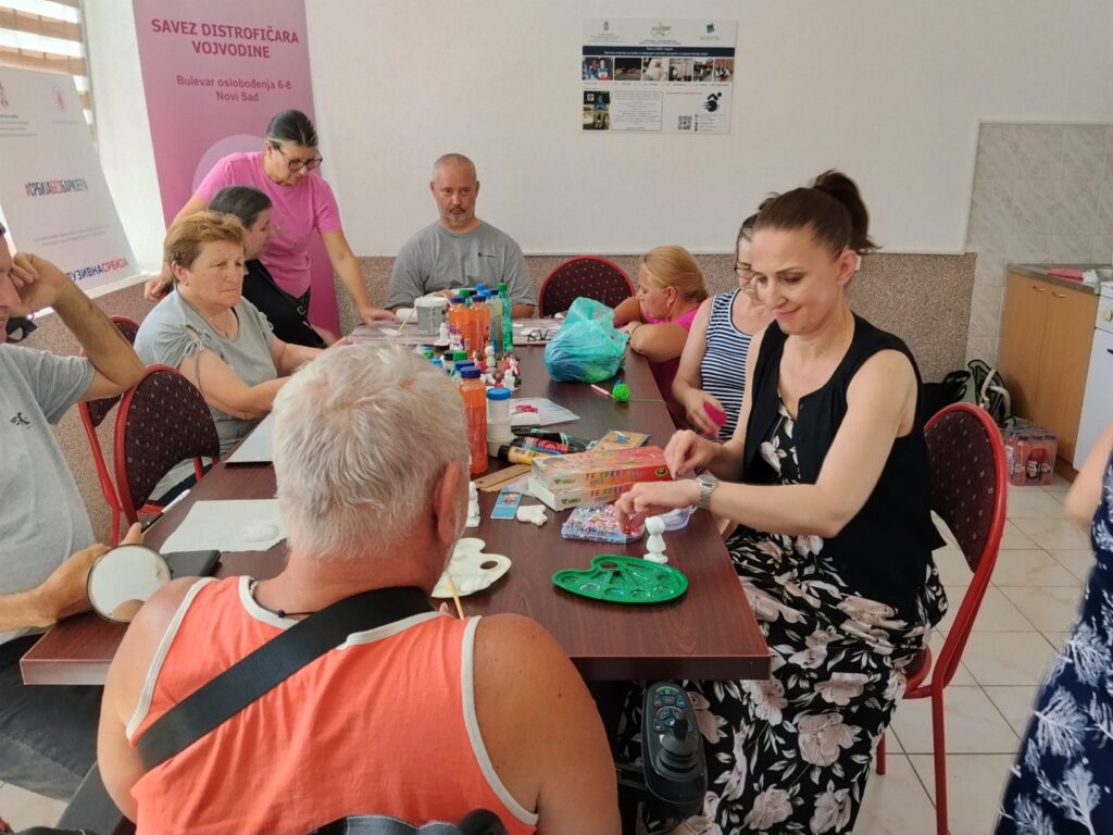Grupna fotografija učesnika Kreativnog karavana u Rumi